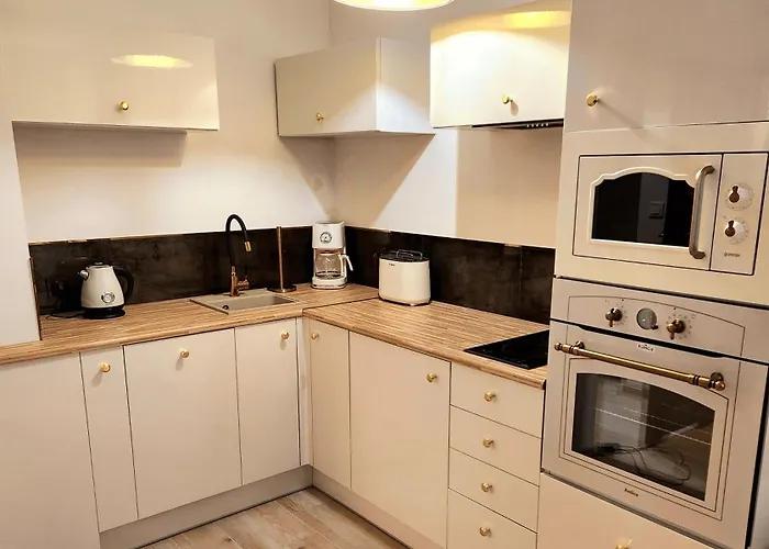 Miedzy Lasem A Morzem *