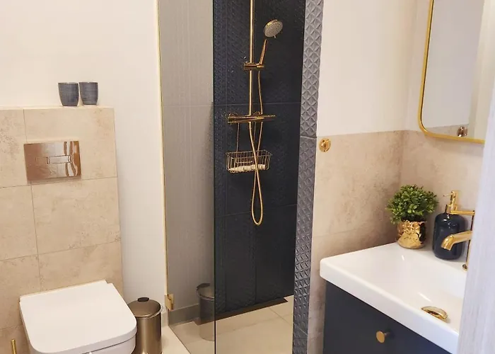 Miedzy Lasem A Morzem *